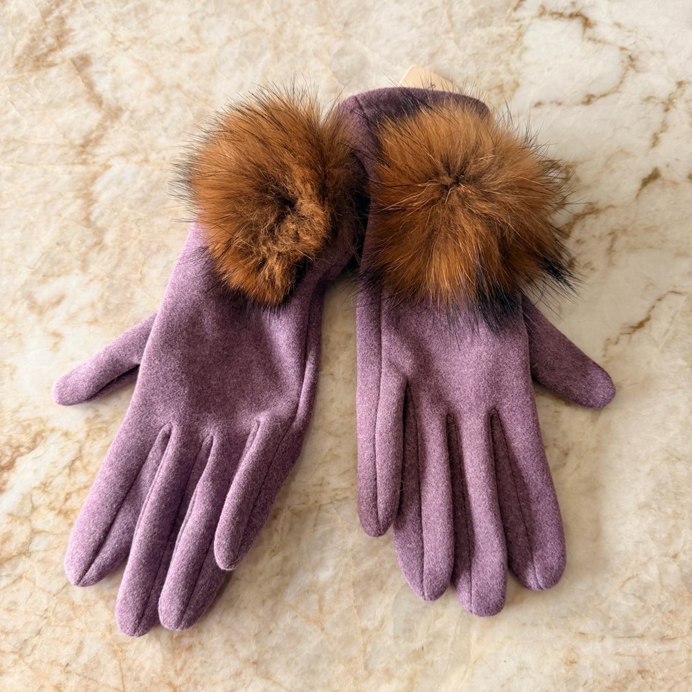 Pretty Persuasions Ladies Touch Screen Purple Gloves with Raccoon Fur Trim - NWT
